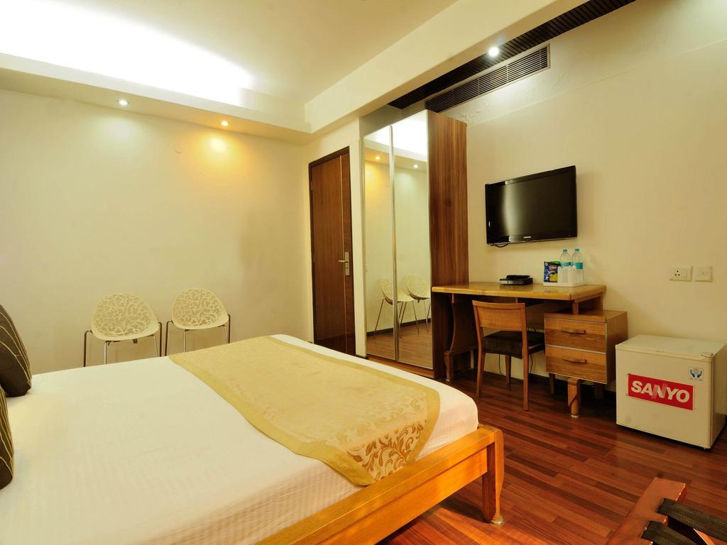 Sisley The Boutique Hotel Нью-Дели Экстерьер фото